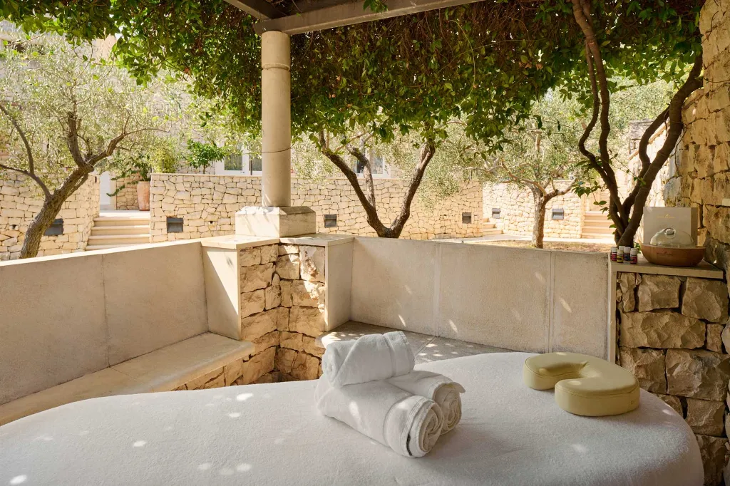7-Bedroom Villa in Supetar for 14 Guests