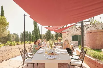 7-Bedroom Villa in Supetar for 14 Guests