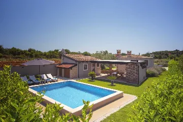 Fažana Villa for 4 Guests with Private Pool
