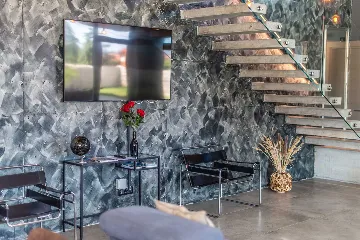 4-Bedroom Villa in Ližnjan for 8 Guests