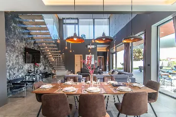 4-Bedroom Villa in Ližnjan for 8 Guests