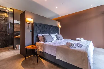 4-Bedroom Villa in Ližnjan for 8 Guests