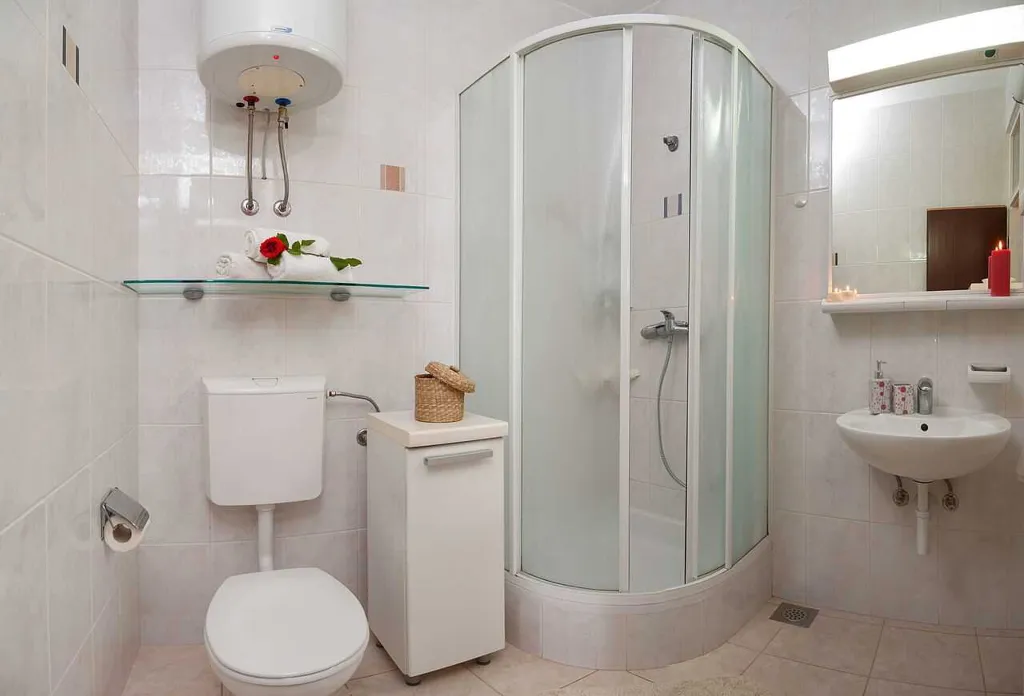 5-Bedroom Seafront Villa in Rogoznica