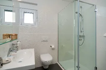 5-Bedroom Seafront Villa in Rogoznica