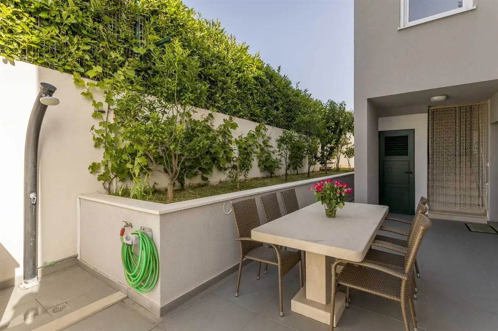 5-Bedroom Seafront Villa in Rogoznica