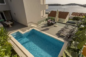 5-Bedroom Seafront Villa in Rogoznica