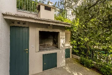 5-Bedroom Seafront Villa in Rogoznica