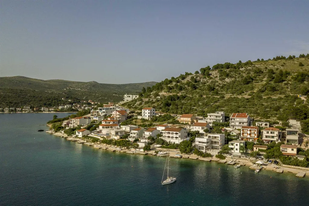 5-Bedroom Seafront Villa in Rogoznica