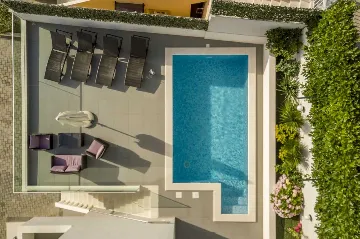 5-Bedroom Seafront Villa in Rogoznica