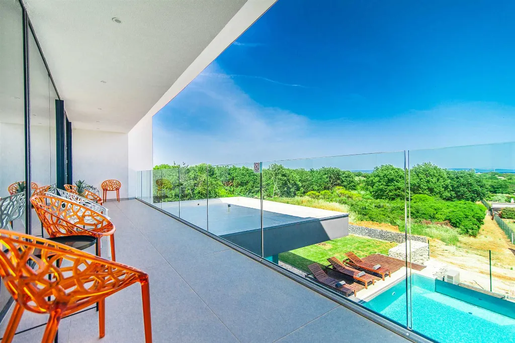 4-Bedroom Villa in Ližnjan for up to 9 Guests