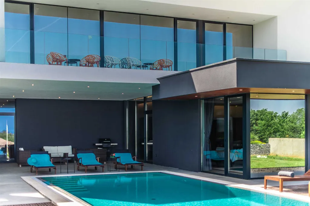 4-Bedroom Villa in Ližnjan for up to 9 Guests