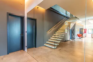 4-Bedroom Villa in Ližnjan for up to 9 Guests