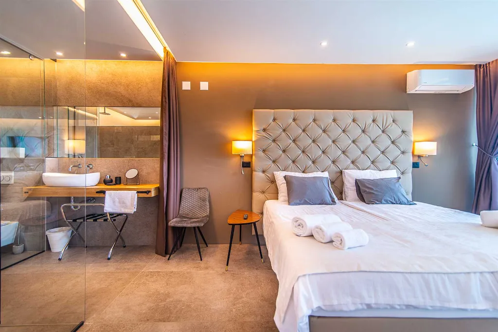 4-Bedroom Villa in Ližnjan for up to 9 Guests
