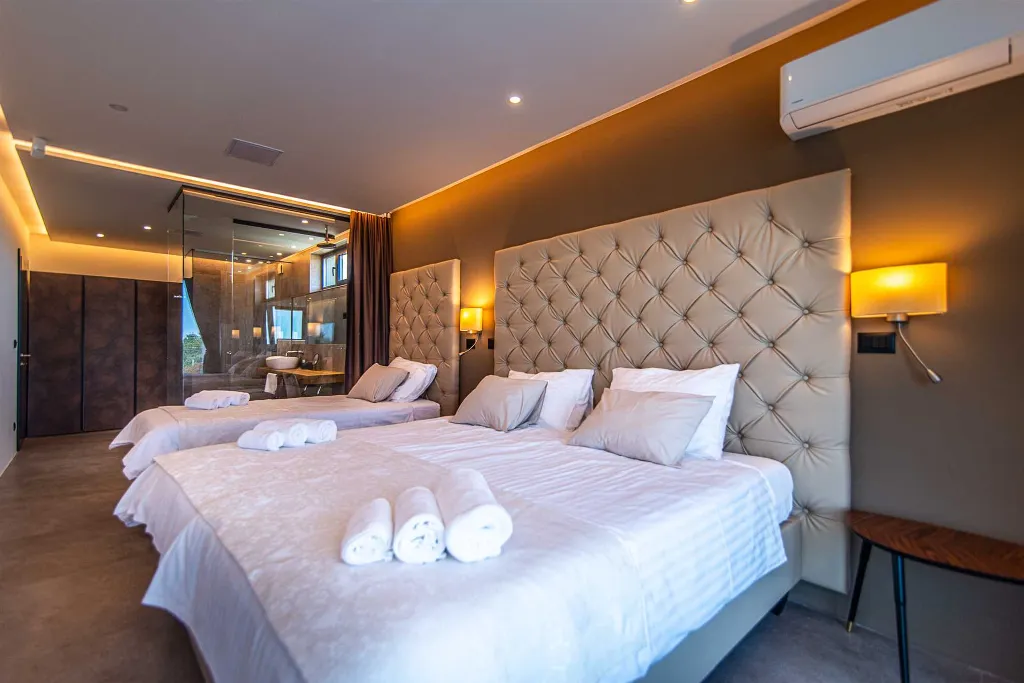 4-Bedroom Villa in Ližnjan for up to 9 Guests
