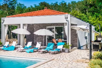 Air-Conditioned Villa with Private Pool in Santalezi