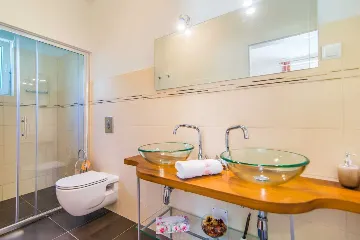 Air-Conditioned Villa with Private Pool in Santalezi