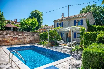 Stone Villa with Private Pool in Juricani