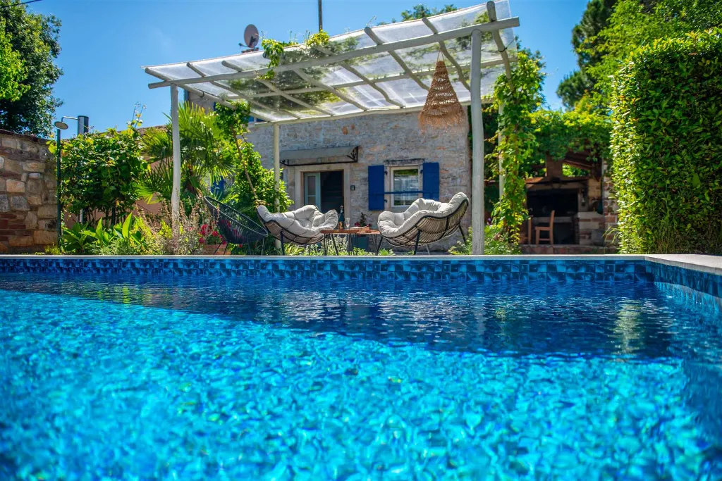 Stone Villa with Private Pool in Juricani