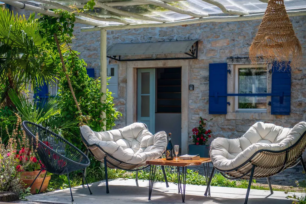 Stone Villa with Private Pool in Juricani