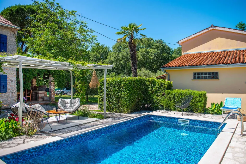 Stone Villa with Private Pool in Juricani