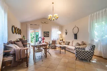 Stone Villa with Private Pool in Juricani