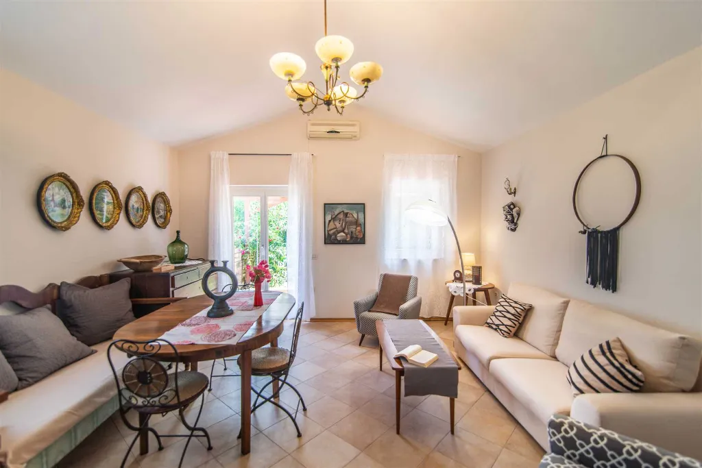 Stone Villa with Private Pool in Juricani