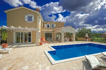 4-Bedroom Villa with Private Pool in Sveti Lovrec