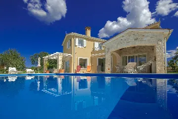 4-Bedroom Villa with Private Pool in Sveti Lovrec