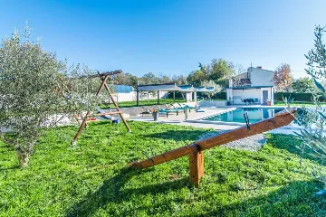 3-Bedroom Villa with Private Pool in Marasi