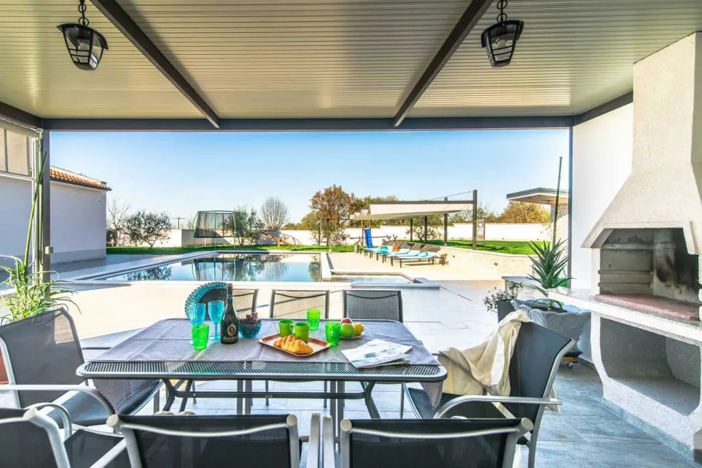 3-Bedroom Villa with Private Pool in Marasi