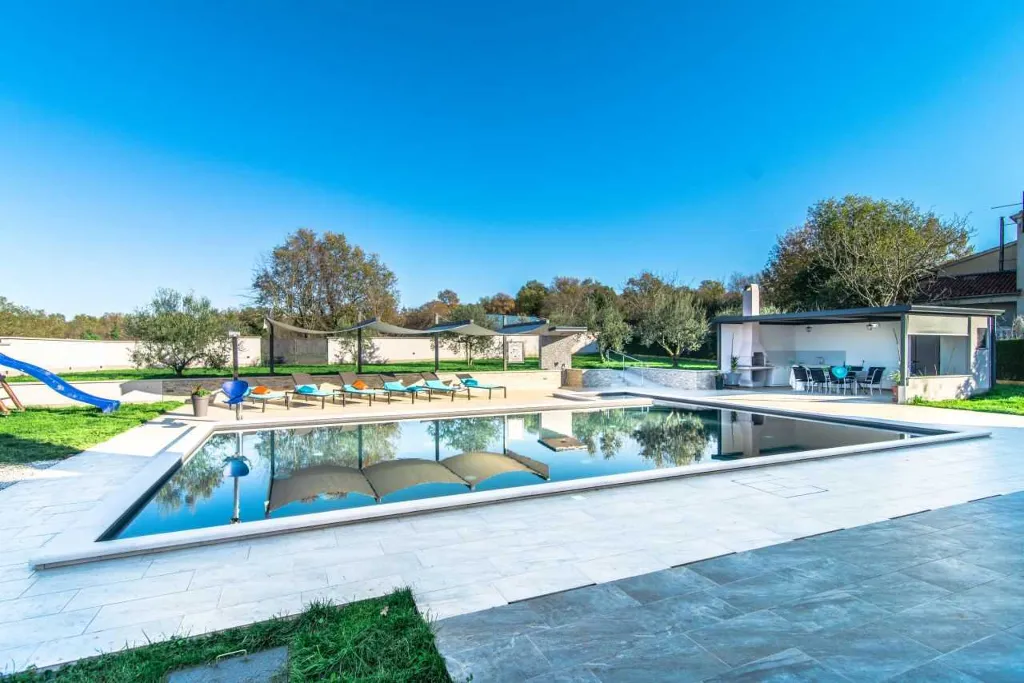 3-Bedroom Villa with Private Pool in Marasi