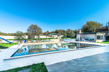 3-Bedroom Villa with Private Pool in Marasi