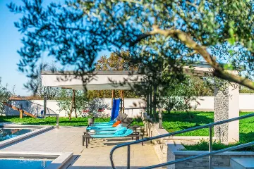 3-Bedroom Villa with Private Pool in Marasi