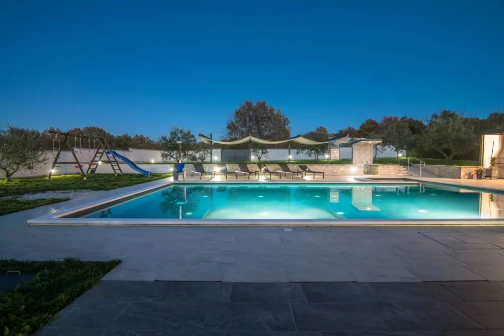 3-Bedroom Villa with Private Pool in Marasi