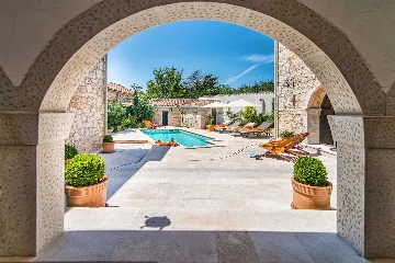 Vrsar 4-Bedroom Villa for Up to 8 Guests