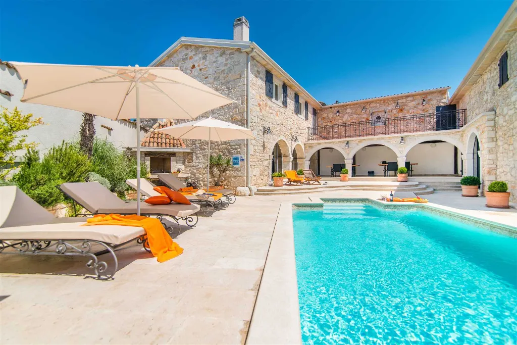Vrsar 4-Bedroom Villa for Up to 8 Guests