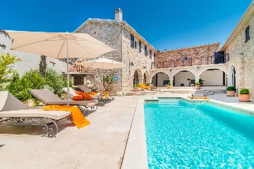 Vrsar 4-Bedroom Villa for Up to 8 Guests