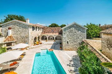 Vrsar 4-Bedroom Villa for Up to 8 Guests