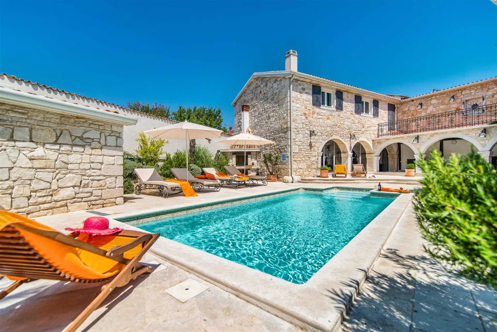 Vrsar 4-Bedroom Villa for Up to 8 Guests