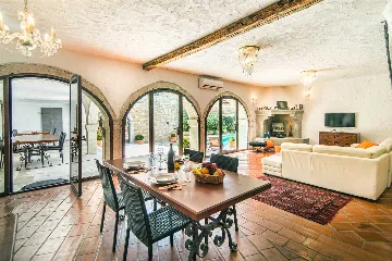 Vrsar 4-Bedroom Villa for Up to 8 Guests