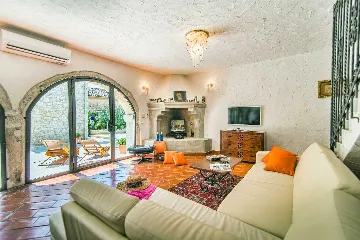 Vrsar 4-Bedroom Villa for Up to 8 Guests