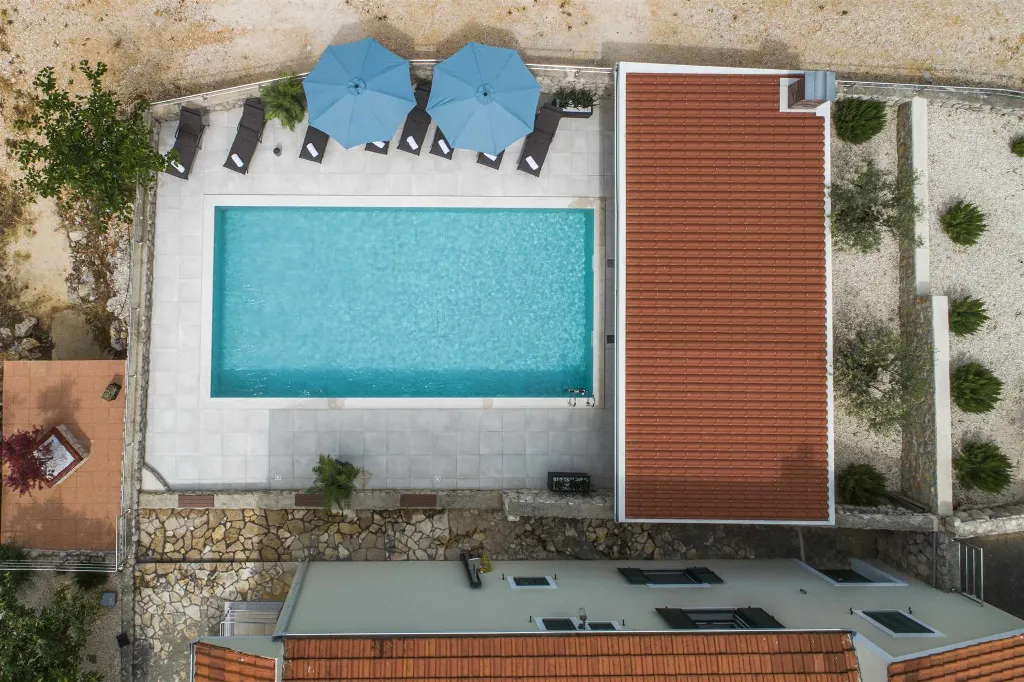6-Bedroom Villa with Heated Pool in Glavina Donja