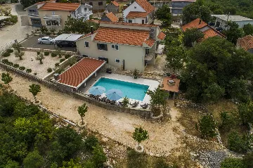 6-Bedroom Villa with Heated Pool in Glavina Donja