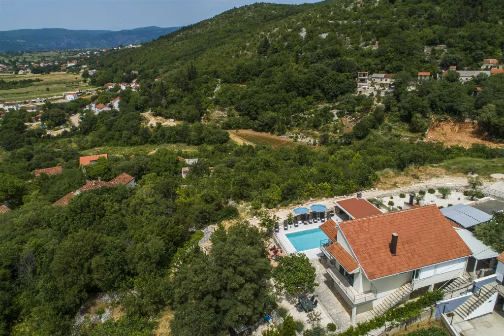 6-Bedroom Villa with Heated Pool in Glavina Donja