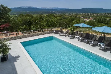 6-Bedroom Villa with Heated Pool in Glavina Donja