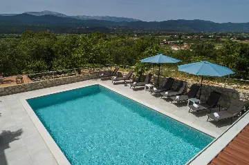 6-Bedroom Villa with Heated Pool in Glavina Donja