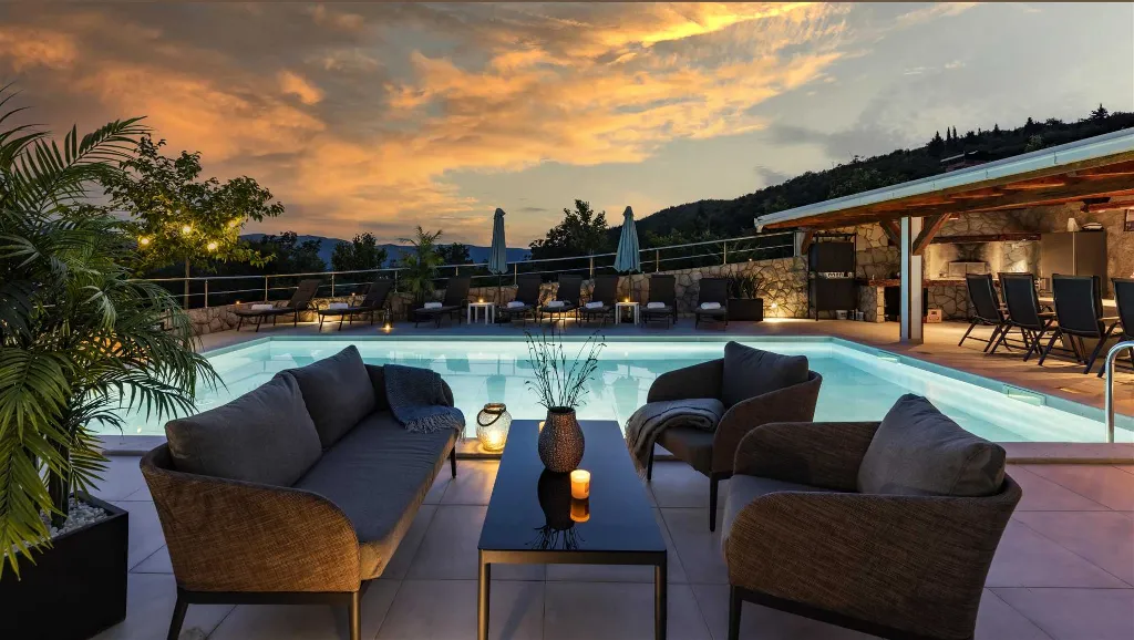 6-Bedroom Villa with Heated Pool in Glavina Donja