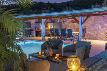 6-Bedroom Villa with Heated Pool in Glavina Donja