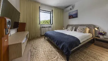 6-Bedroom Villa with Heated Pool in Glavina Donja