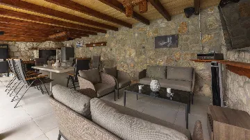 6-Bedroom Villa with Heated Pool in Glavina Donja